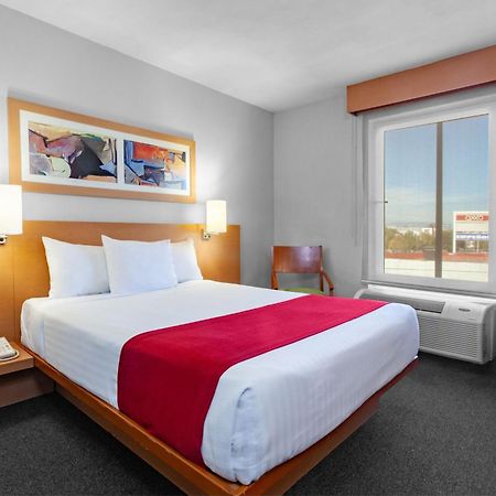 City Express By Marriott Celaya Parque Exteriér fotografie
