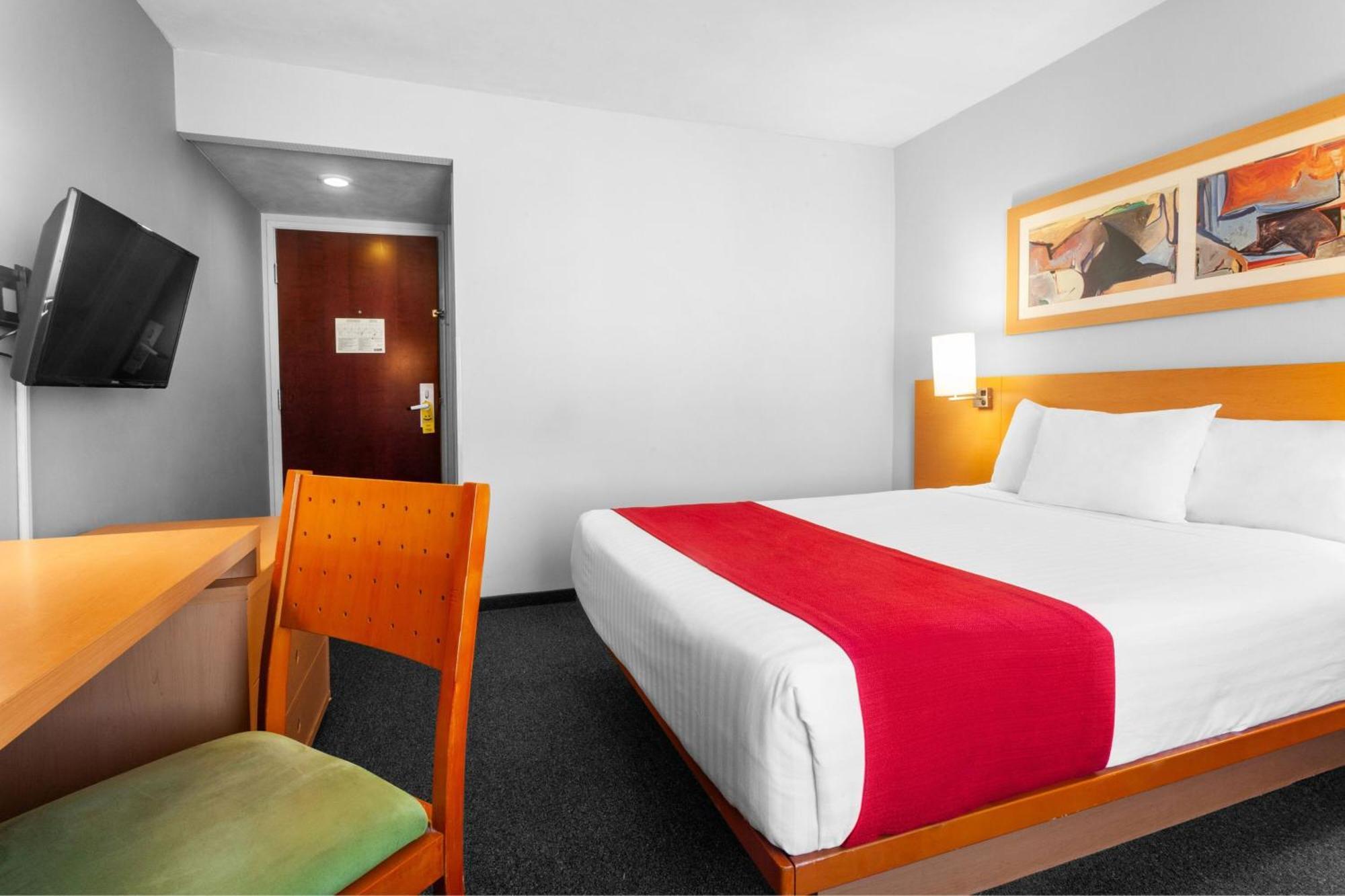 City Express By Marriott Celaya Parque Exteriér fotografie