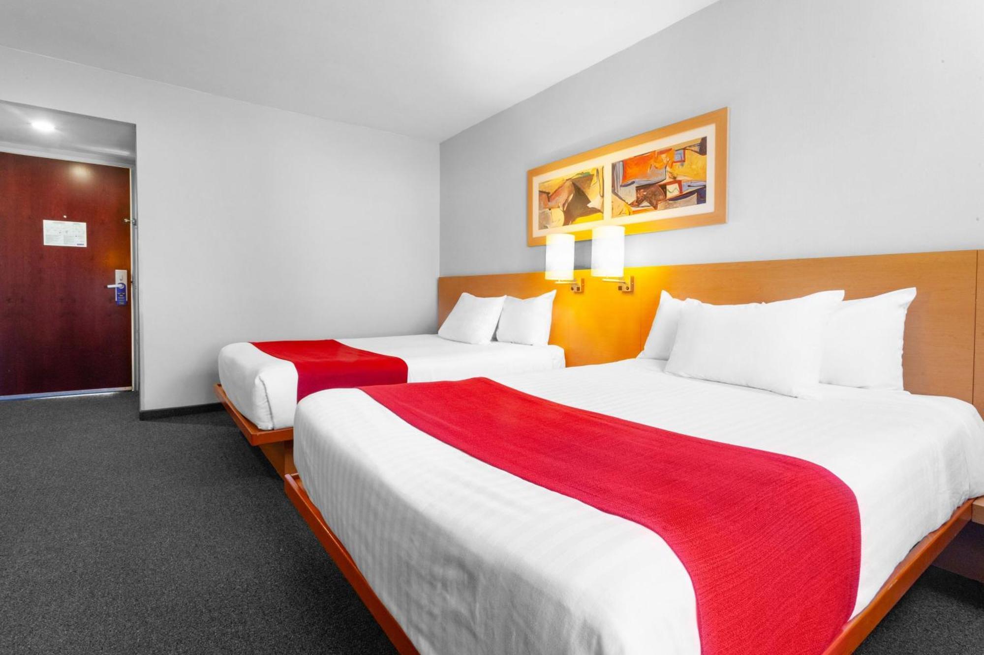 City Express By Marriott Celaya Parque Exteriér fotografie