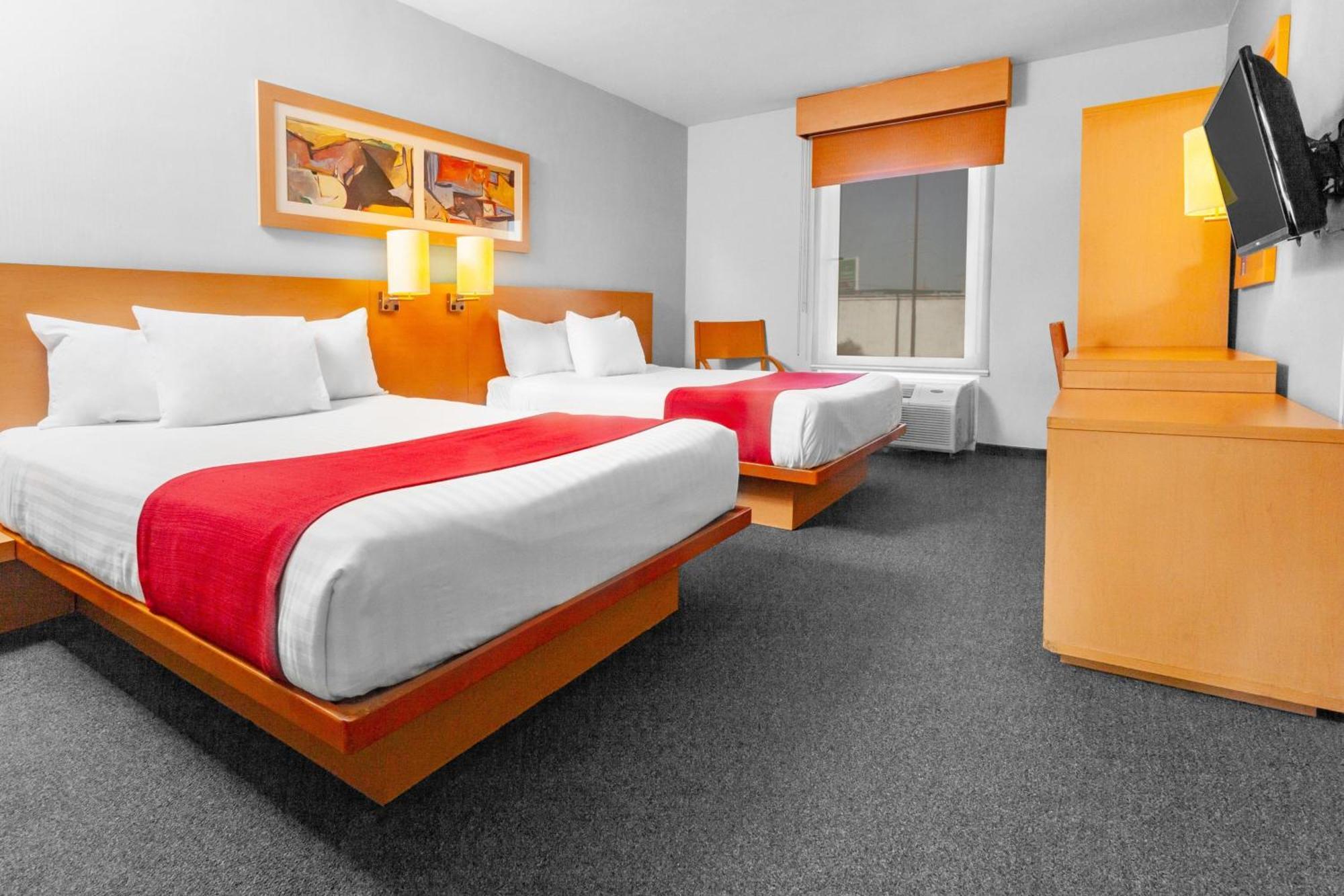 City Express By Marriott Celaya Parque Exteriér fotografie