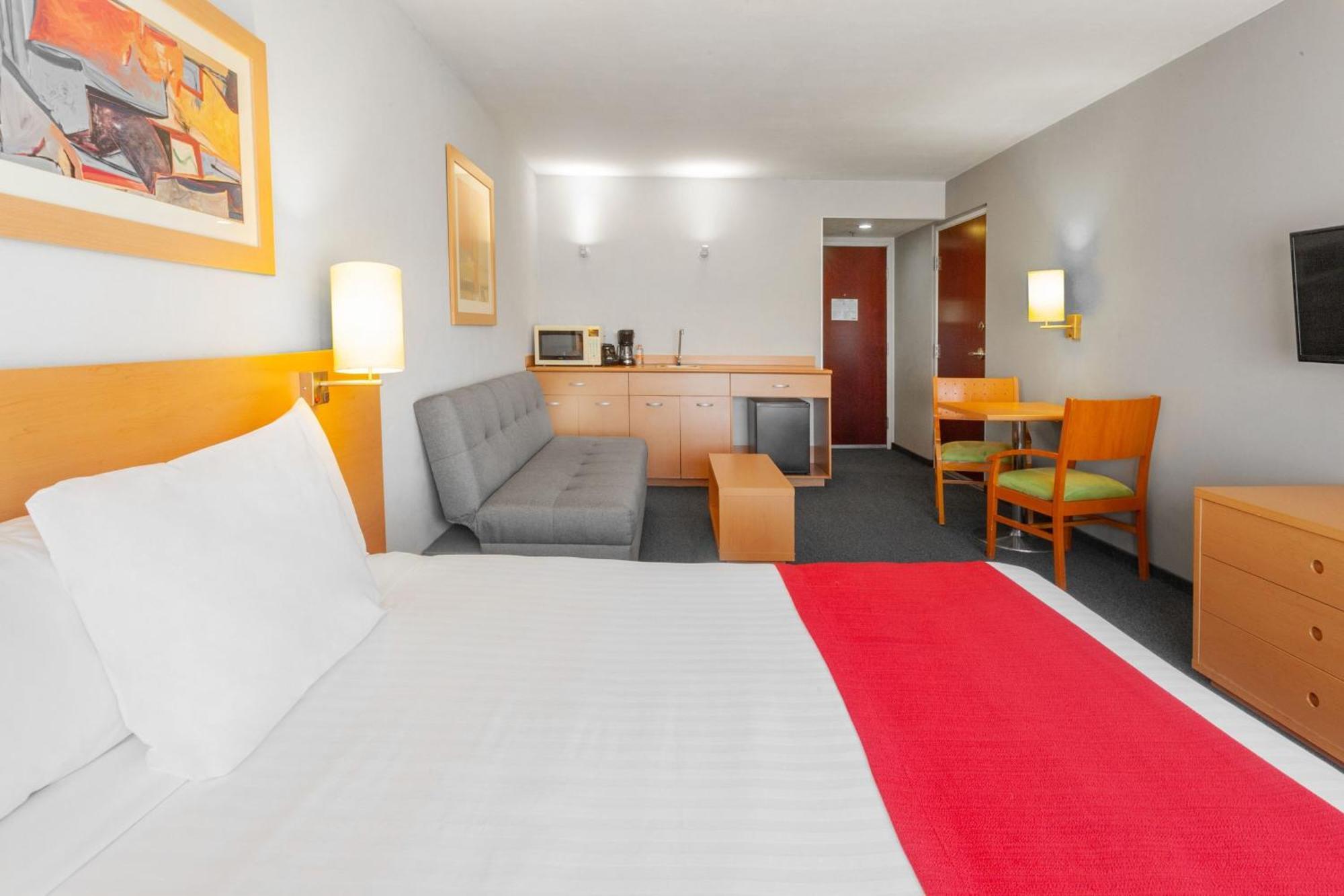 City Express By Marriott Celaya Parque Exteriér fotografie