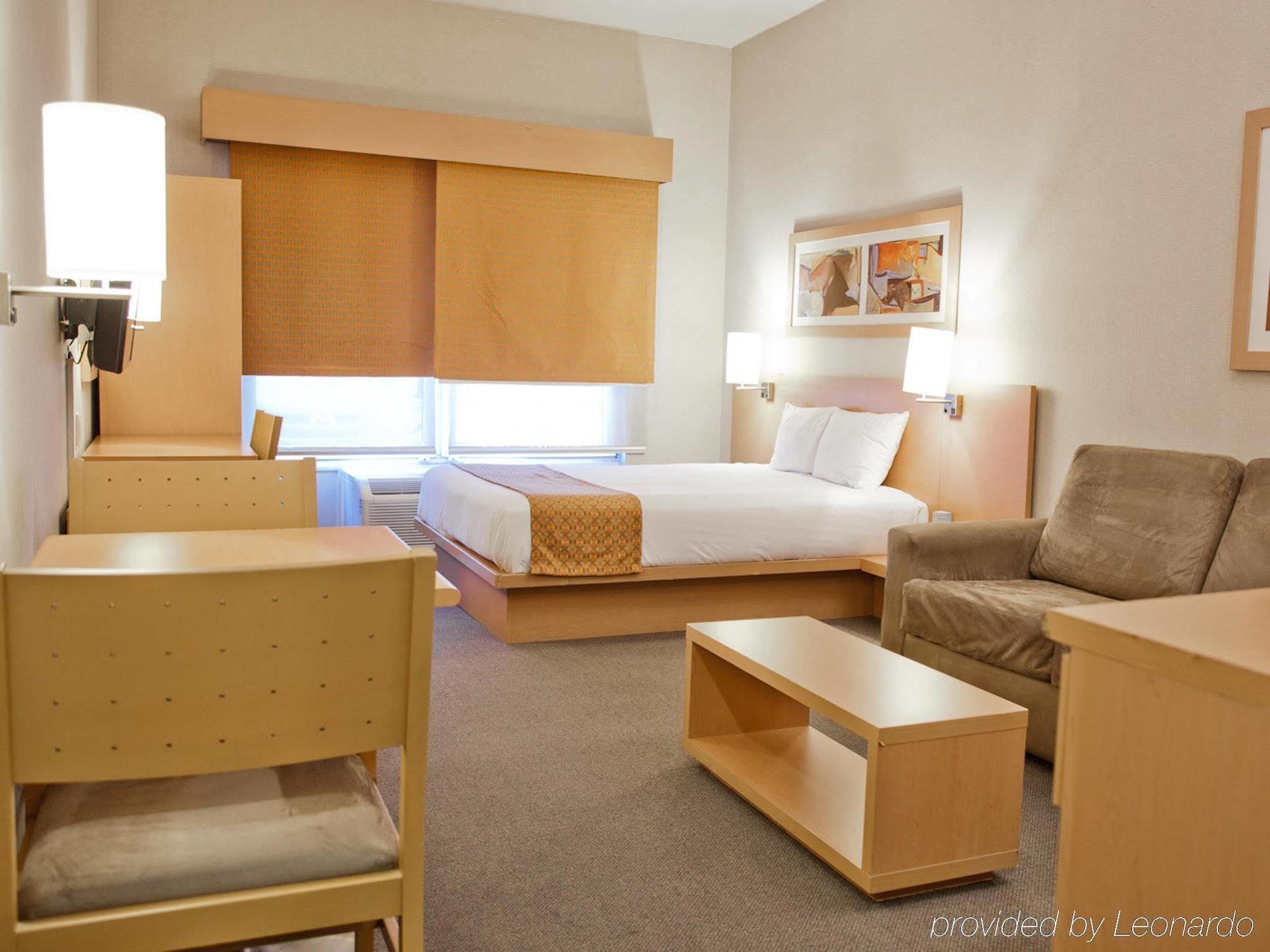 City Express By Marriott Celaya Parque Exteriér fotografie